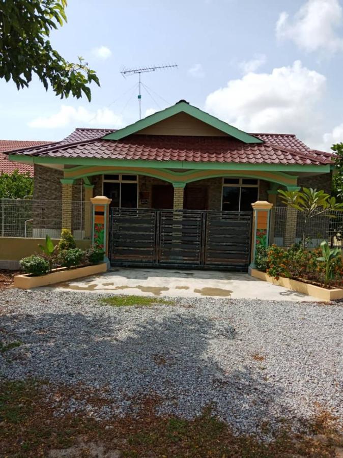 Lan Homestay Taman Bayu Damai Pengerang Exterior photo